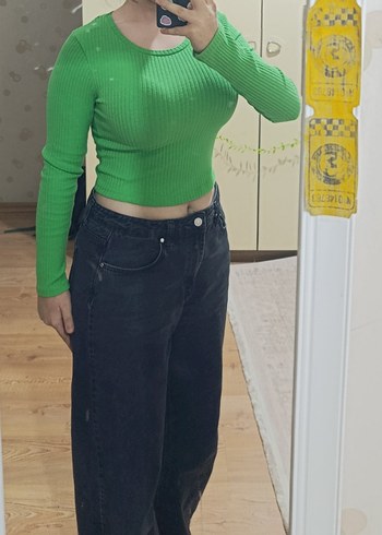 Uzun Kollu Yeşil Crop Top ince dar kesim body - Görsel 2