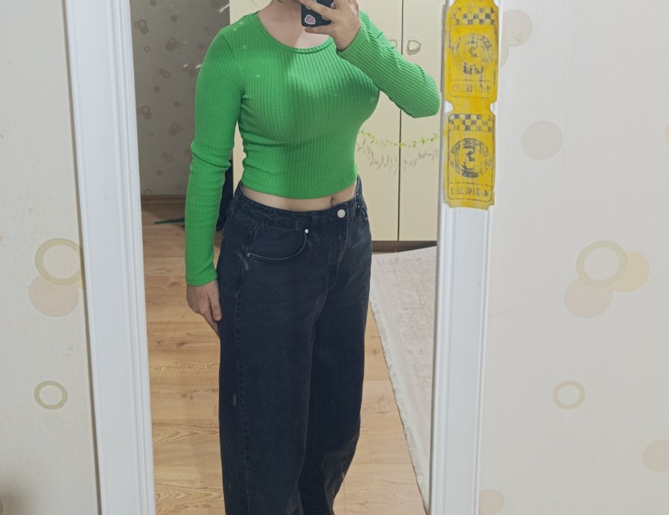 Uzun Kollu Yeşil Crop Top ince dar kesim body - Görsel 2