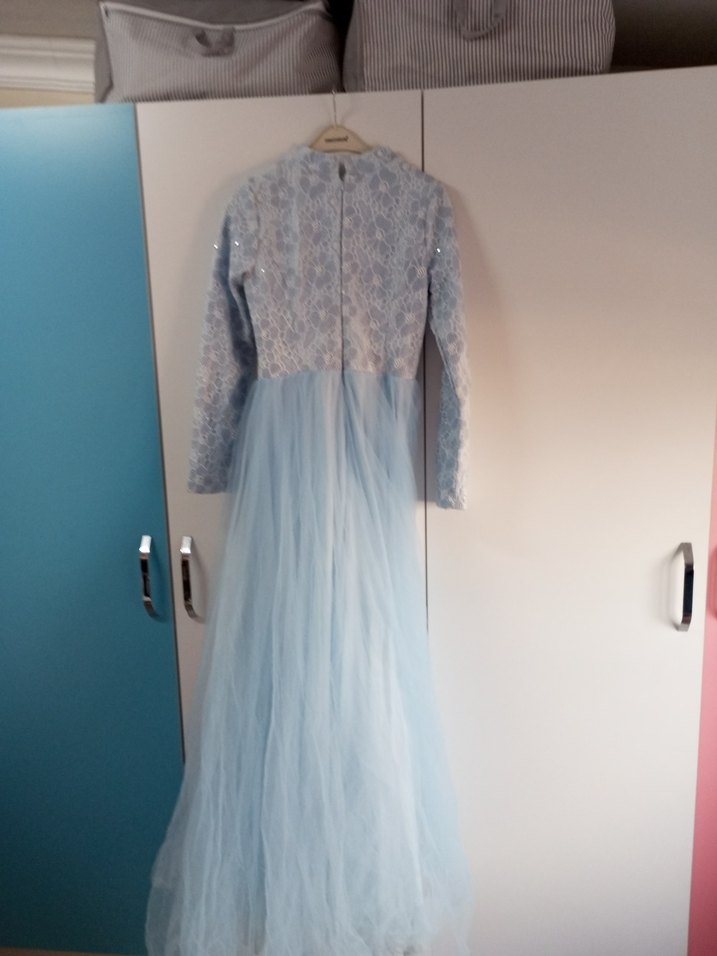 Uzun Kollu Mavi Dantel Nişan Elbisesi - Görsel 3