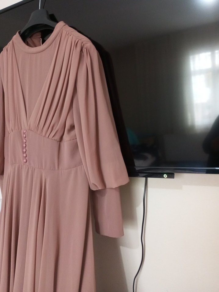 Bej Uzun Kollu Drapeli Kadın Abiye Elbise - Görsel 4