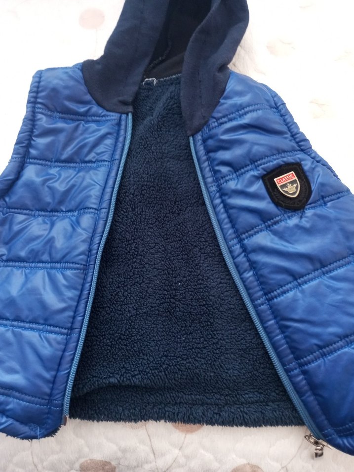 Mavi Erkek Çocuk Kürklü Kapüşonlu Yelek - Görsel 2