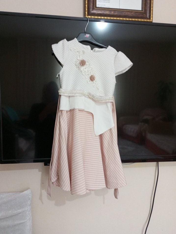 Kız Çocuk Beyaz Fırfırlı Kısa Kollu Elbise - Görsel 3