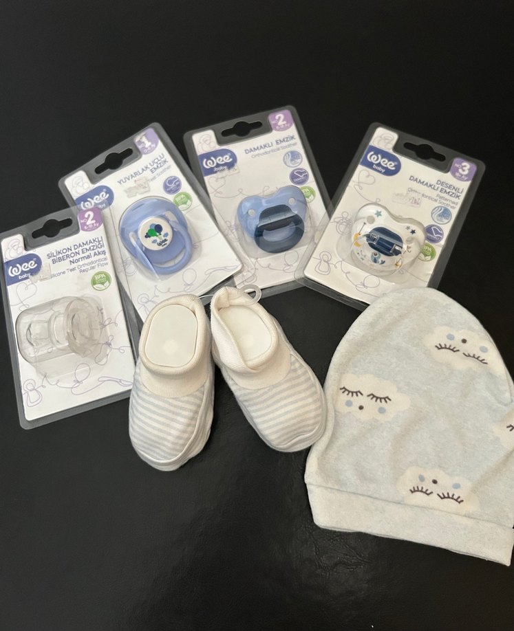 Erkek Bebek Şapkası patiği ve Emzik çeşitleri - Görsel 2