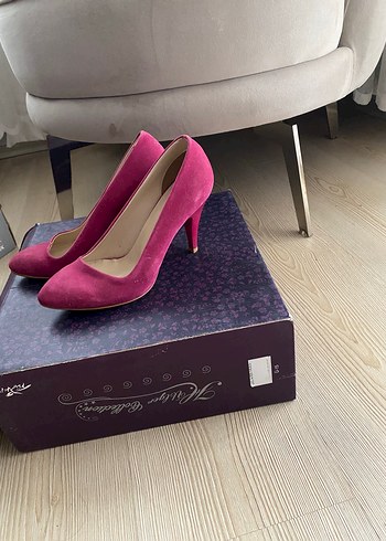 38 Beden Pembe Süet Tokalı Stiletto