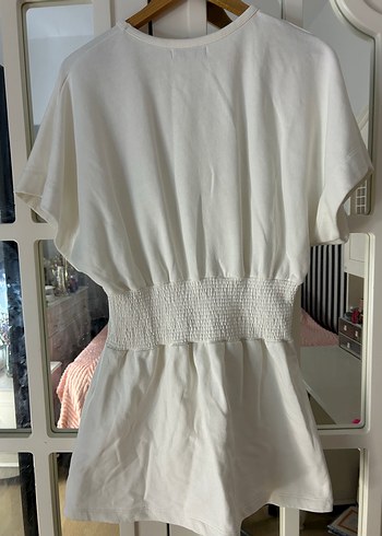 Beyaz pamuklu mini elbise