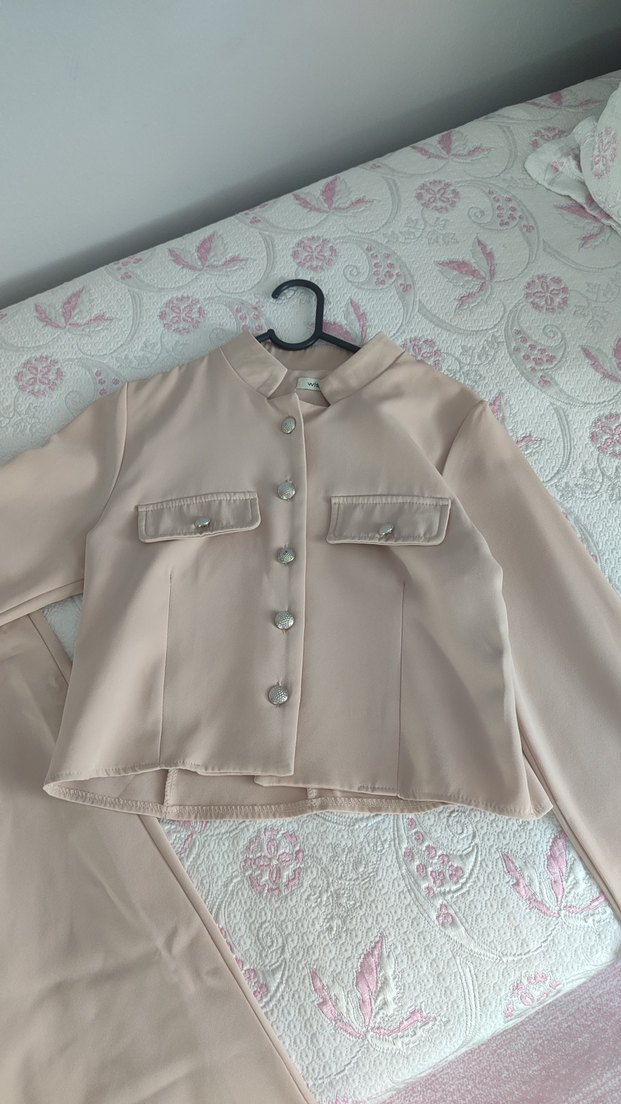 Bej Düğmeli Uzun Kadın Takım Elbise - Görsel 2