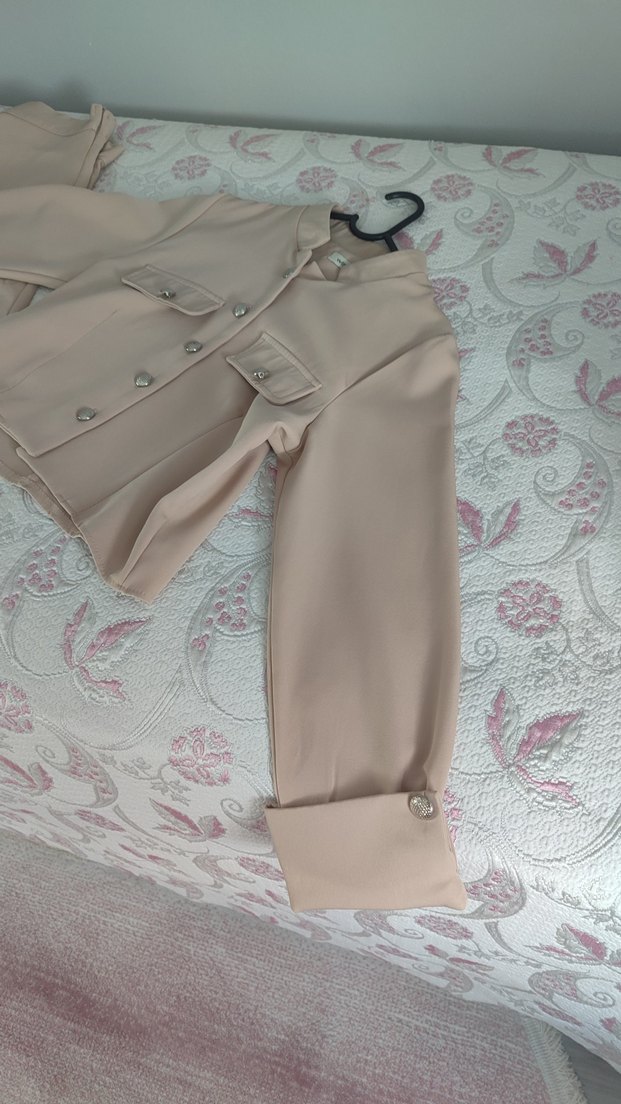 Bej Düğmeli Uzun Kadın Takım Elbise - Görsel 3