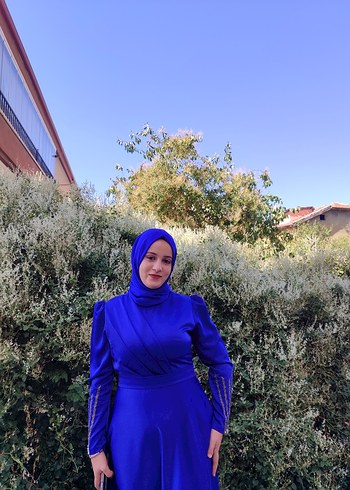 Uzun Kollu, Yüksek Yakalı Mavi Tesettür Elbise - Görsel 2