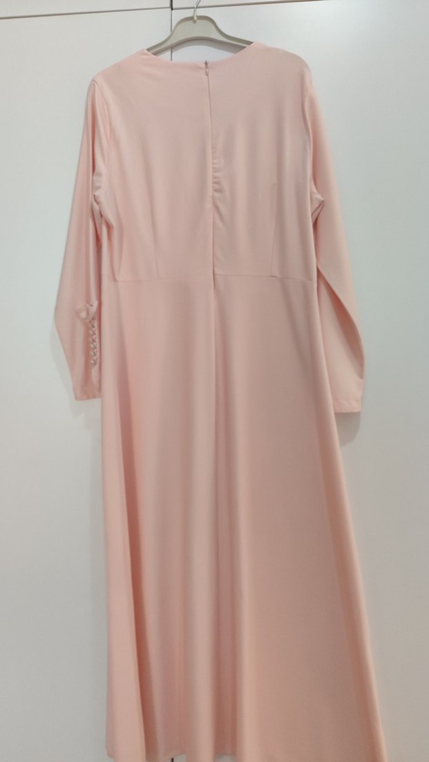 Düğmeli Nakışlı Pembe Uzun Elbise - Görsel 3
