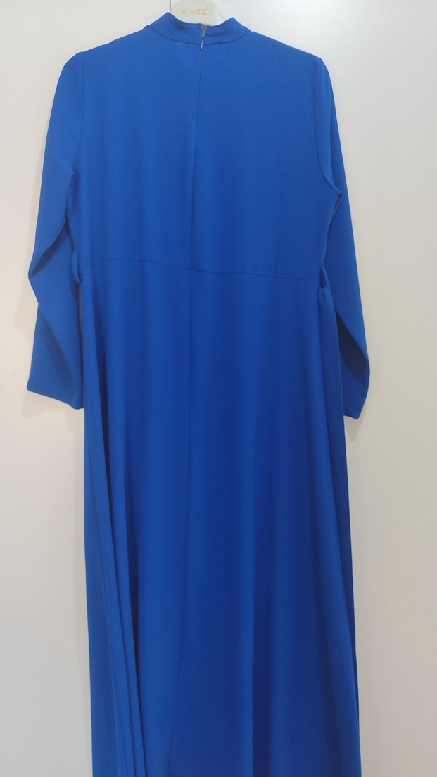 Mavi Drapeli Uzun Kollu Gece Elbisesi kemeri de vardır - Görsel 3