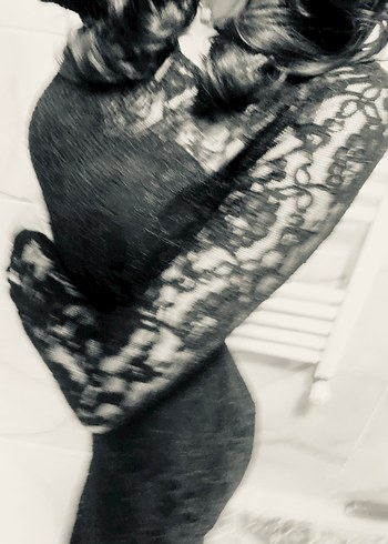 Siyah Dantel Detaylı Uzun V Yaka Kadın Elbise - Görsel 6