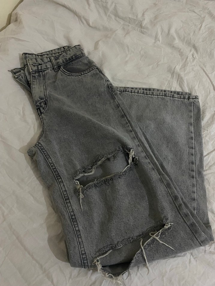 Gri Yırtık Detaylı Salaş Kadın Kot Pantolon - Görsel 2