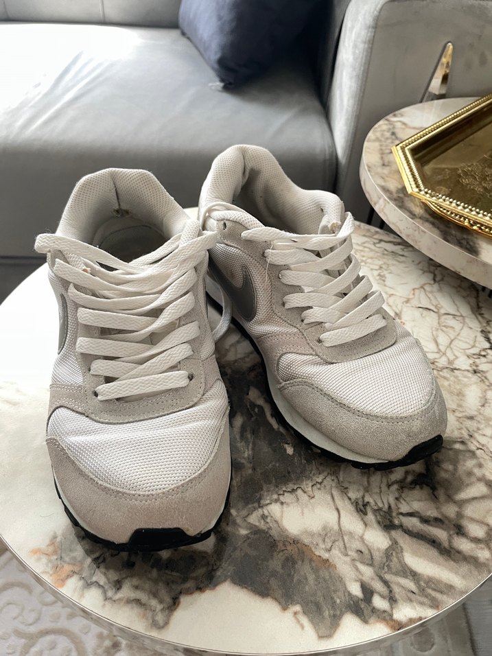 Gri Detaylı Beyaz Kadın Spor Ayakkabı - Görsel 2