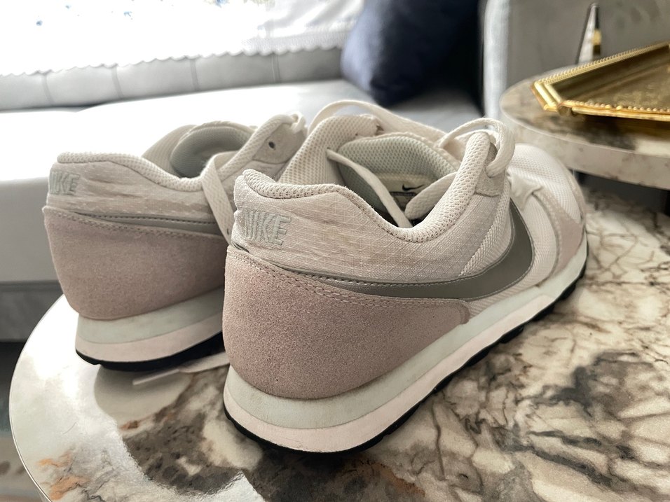 Gri Detaylı Beyaz Kadın Spor Ayakkabı - Görsel 4