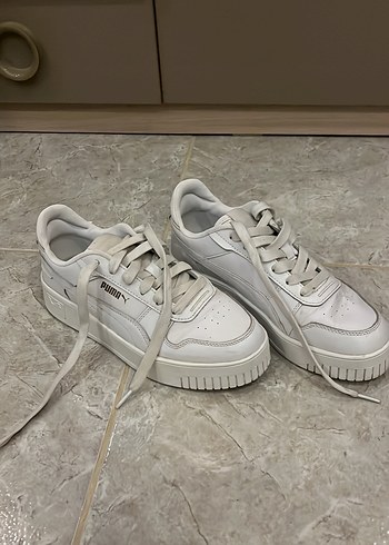 Puma Beyaz Sneaker Siklik Ve Rahatlik Bir Arada
