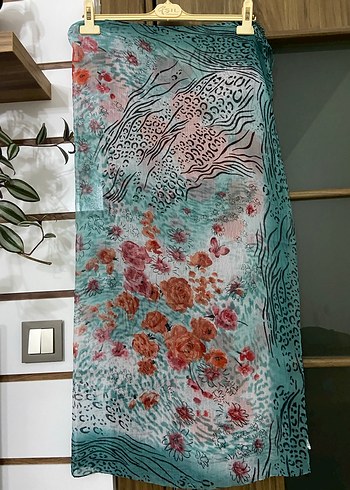 Çiçek Desenli Bohem Kadın Eşarp - Görsel 2