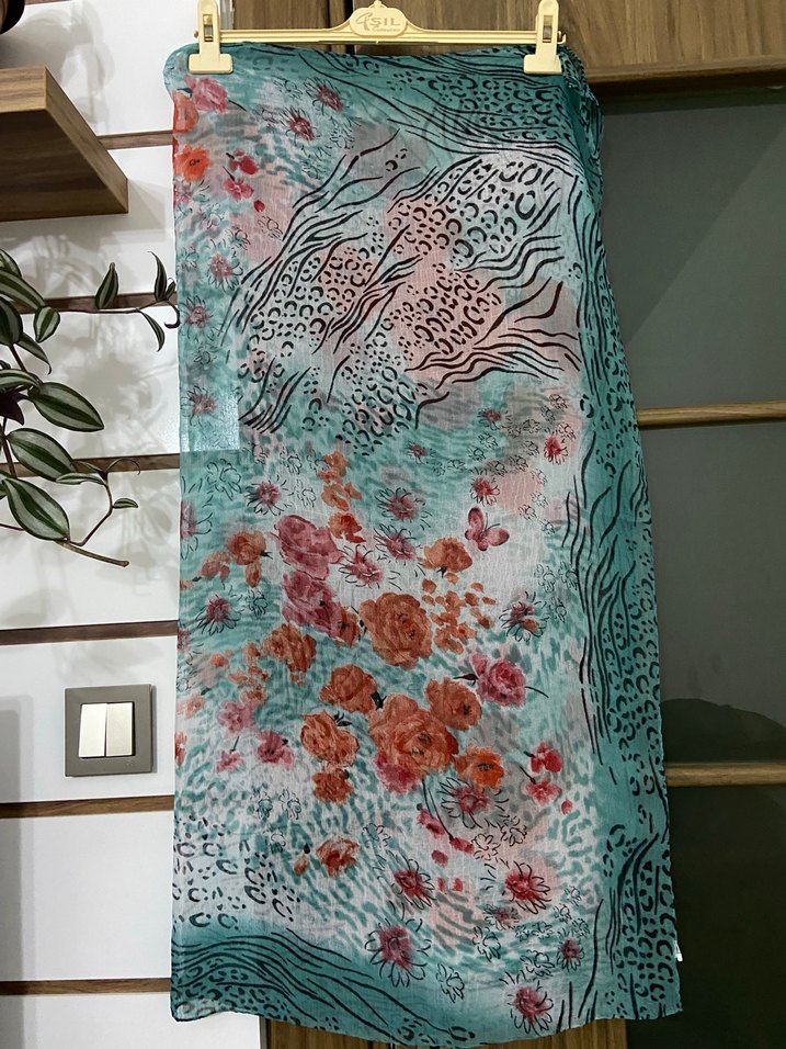 Çiçek Desenli Bohem Kadın Eşarp - Görsel 2