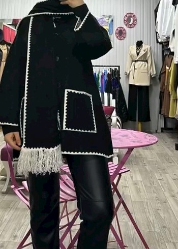 Püsküllü Siyah Kadın Midi Ceket - Görsel 2