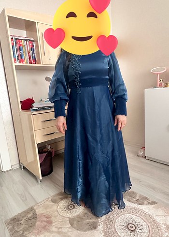 Uzun Kollu Lacivert Nakışlı Uzun Elbise