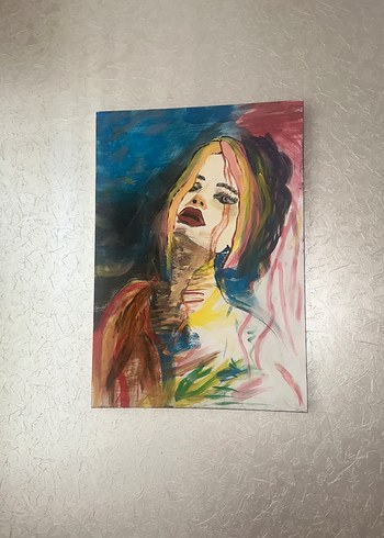 Pastel Renklerde Kadın Portresi Tablosu