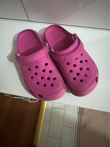 30 Beden pembe Renk Crocs model terlik