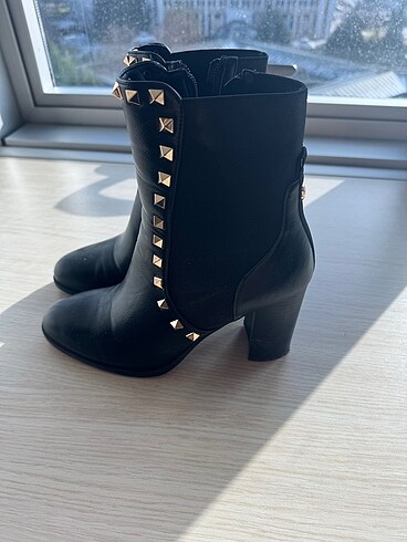 37 Beden Nine West Zımbalı Topuklu Bot