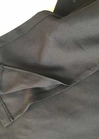 siyah yırtmaçlı kumaş pantolon - Görsel 3