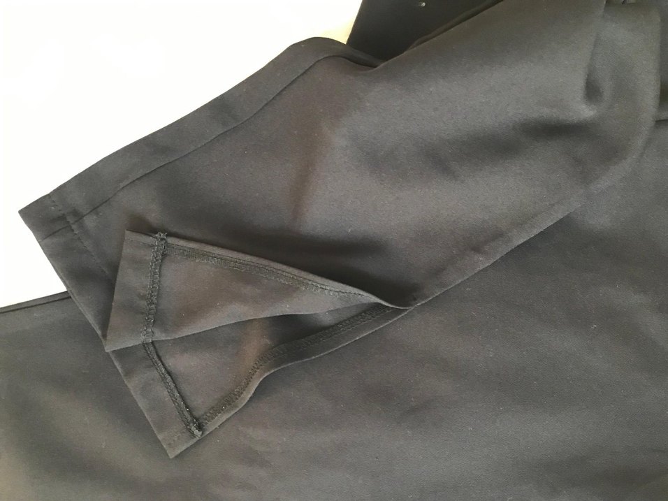 siyah yırtmaçlı kumaş pantolon - Görsel 3