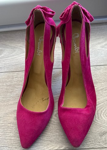 Pembe Süet Tokalı Stiletto Kadın Ayakkabı
