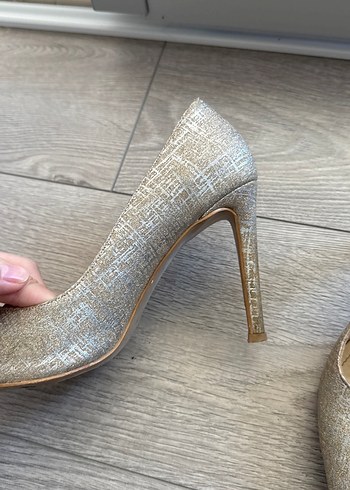 39 Beden Kadın Gri Stiletto Topuklu Ayakkabı