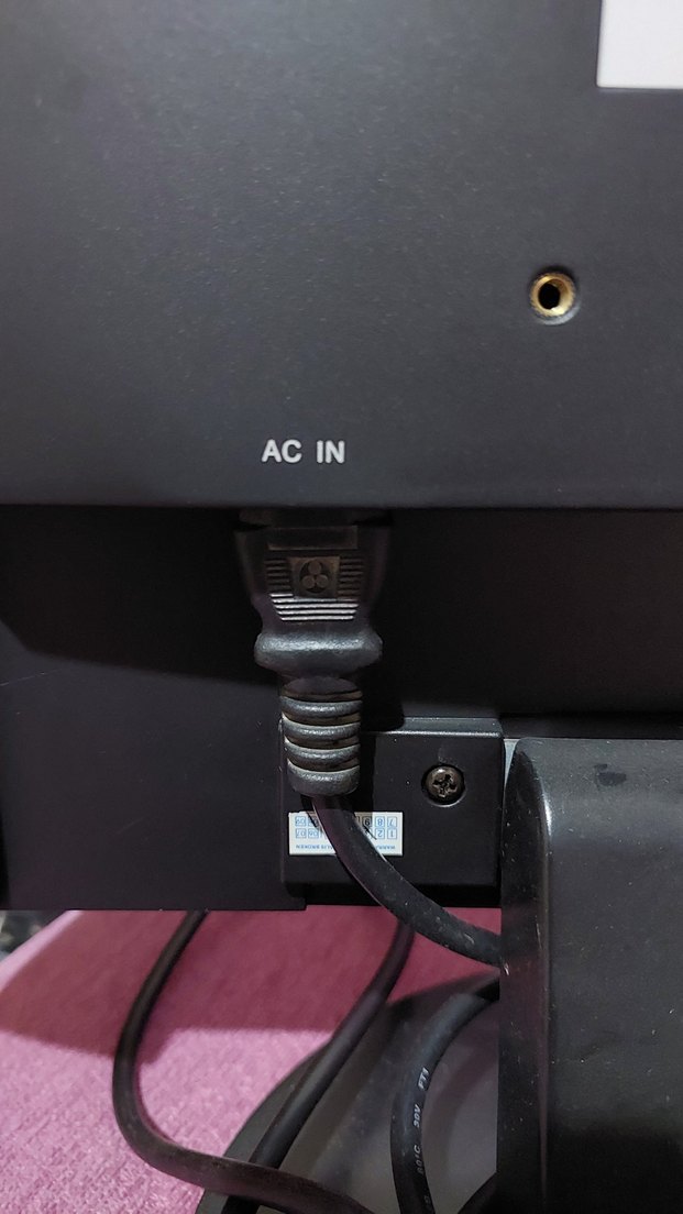 Pegasus 17 inch Siyah Renkli Monitör - Görsel 3