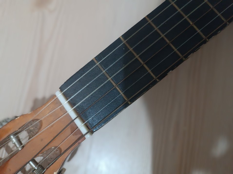 Sarı Klasik Gitar - Görsel 4