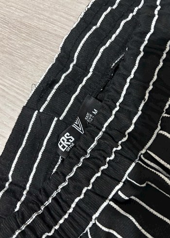 Erkek Siyah Çizgili Şort - Görsel 2