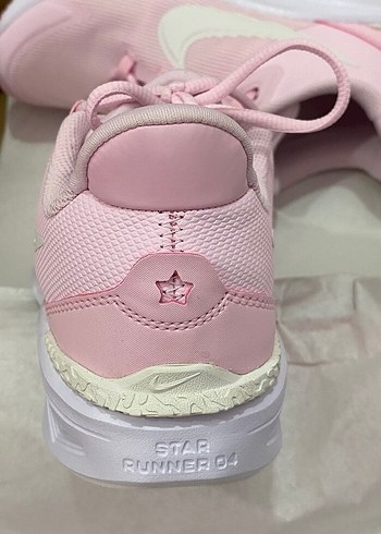 Pembe Nike Spor Ayakkabısı