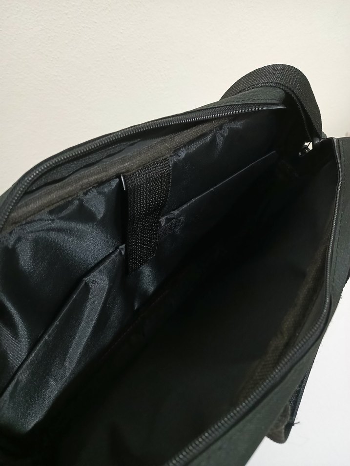 Siyah Laptop Çantası - Görsel 3