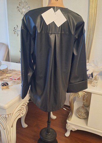 Düğmeli Siyah Parlak Deri Kadın Ceket - Görsel 4