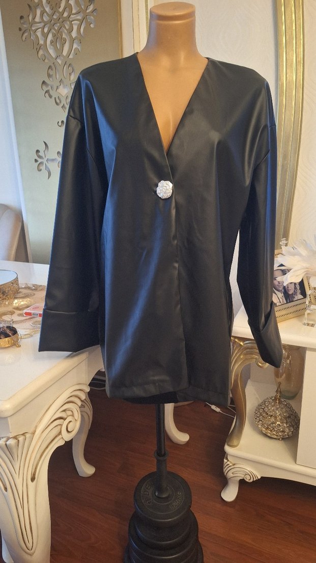 Düğmeli Siyah Parlak Deri Kadın Ceket - Görsel 2