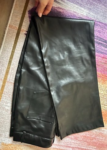 Düğmeli Siyah Deri Kadın Pantolon - Görsel 3