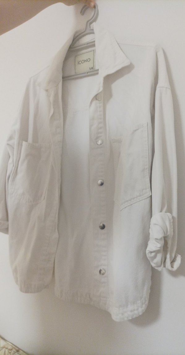 Düğmeli Beyaz Pamuklu Salaş Kadın Gömlek - Görsel 3