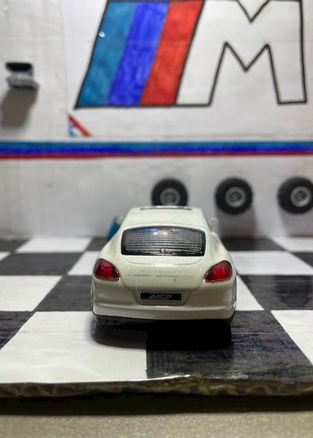 1/36 Porsche panamera 3.0