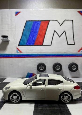 Beden 1/36 Porsche panamera 3.0