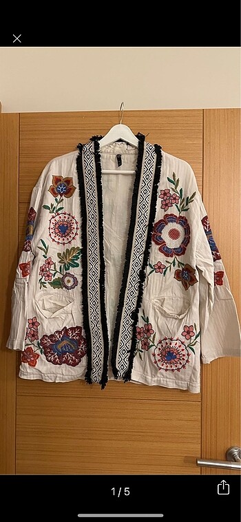 Zara işlemeli kimono
