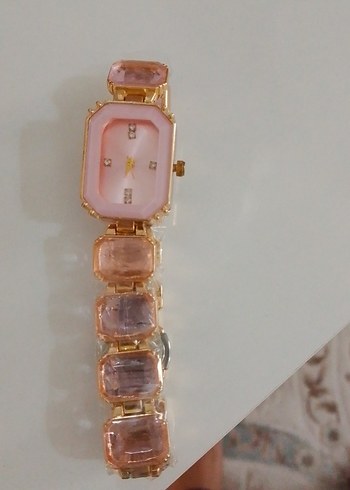 Pembe Parlak Taşlı Kadın Saati