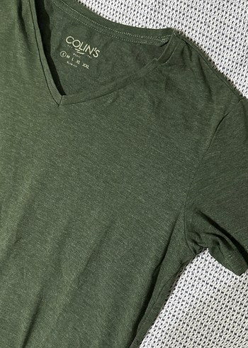 Erkek Haki V Yaka Tişört - Görsel 3