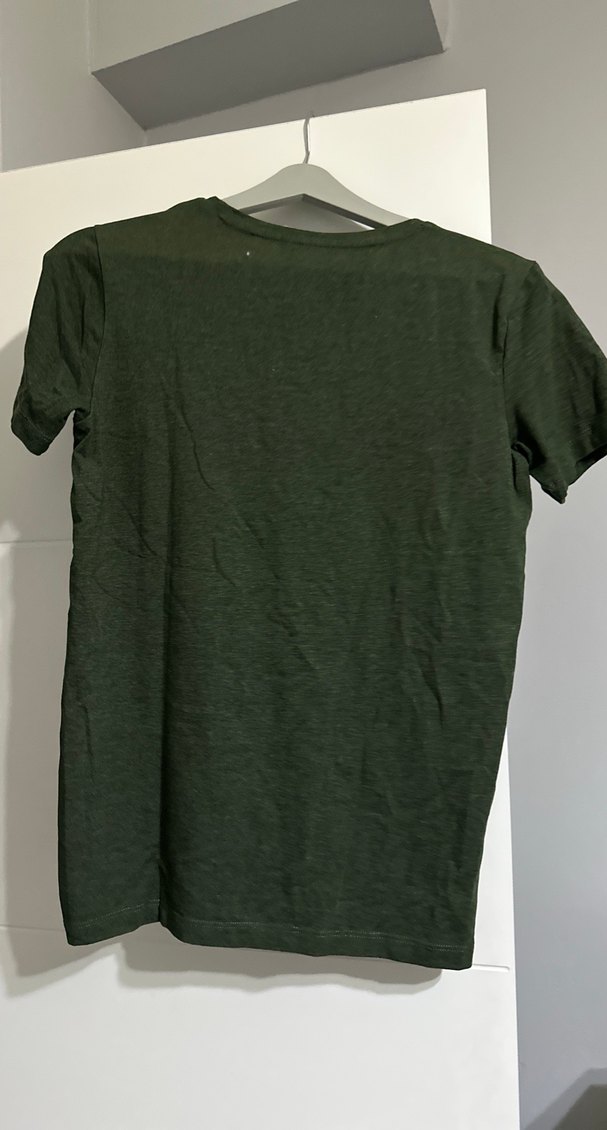 Erkek Haki V Yaka Tişört - Görsel 2