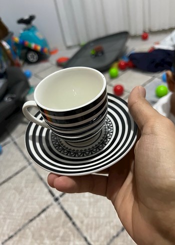 Beden beyaz Renk Beyaz ve Gri Çizgili Fincan Takımı