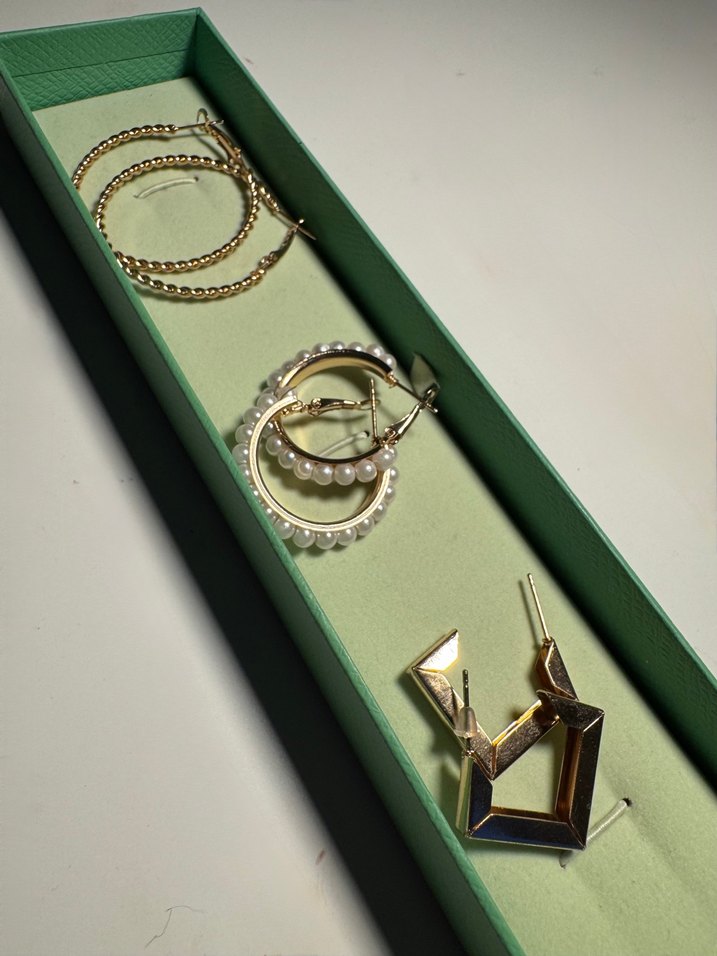 Farklı Tasarımlarda 3'lü Gold Küpe Seti - Görsel 2