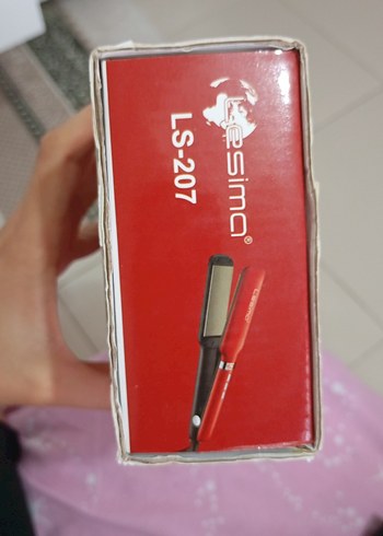 Kırmızı Parlak Saç Düzleştirici - Görsel 4