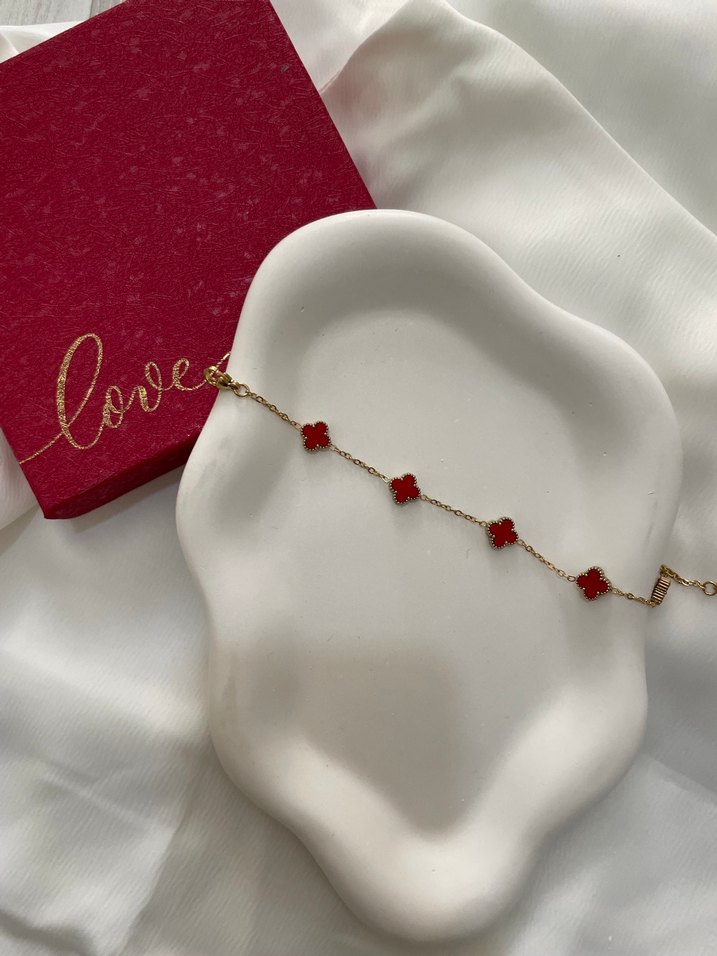 Kırmızı Yonca Detaylı Vanclıft Kadın Bileklik - Görsel 3