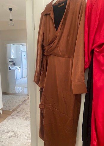 Zara Drapeli Uzun Kahverengi V Yakalı Elbise